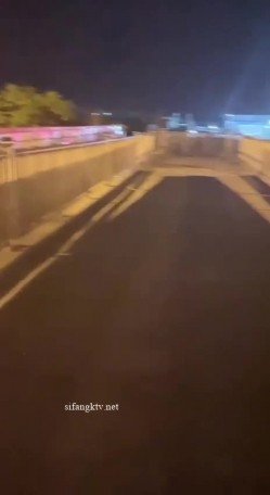 震撼流出，推特绿帽癖博主【淫妻作乐】私拍，找到相同癖好兄弟玩换妻游戏，大奶老婆送野男人肏无套开干 截图13