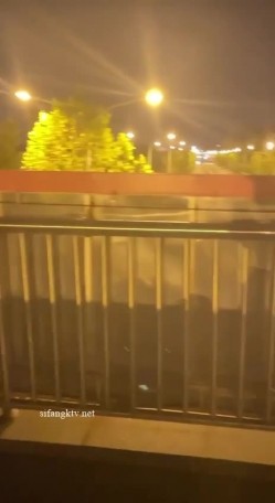 震撼流出，推特绿帽癖博主【淫妻作乐】私拍，找到相同癖好兄弟玩换妻游戏，大奶老婆送野男人肏无套开干 截图14