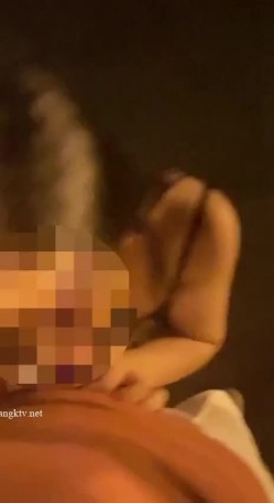 震撼流出，推特绿帽癖博主【淫妻作乐】私拍，找到相同癖好兄弟玩换妻游戏，大奶老婆送野男人肏无套开干 截图16
