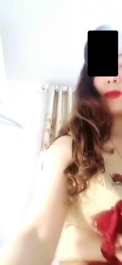 抖音 骚姨 ：梅花不定时直播 。越老越有味道，每天和阿姨裸聊，揉着胸自慰，太骚了 截图8