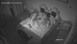 《居家摄像头破解》偷窥E奶少妇的居家日常 ️这奶子可真不是盖的 截图4