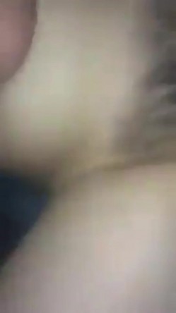 操漂亮少妇 注意音量 不然隔壁听到会吓一跳 以为是强奸 叫声像狼嚎 截图11