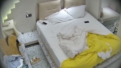 民宿酒店 男人等的美少妇身材苗条 脱衣之后的大奶子很惊艳 男人拿脸撞屁股有点意思 舔狗本狗无疑 截图3