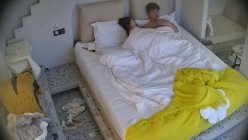 民宿酒店 男人等的美少妇身材苗条 脱衣之后的大奶子很惊艳 男人拿脸撞屁股有点意思 舔狗本狗无疑 截图9