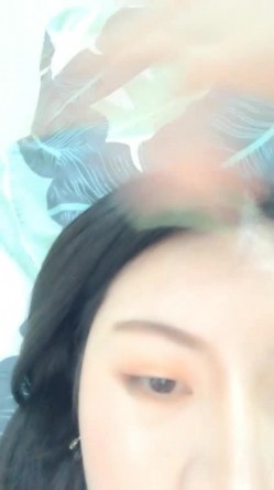 高颜值美女丑曦第三部抖臀诱惑收费秀 苗条身材翘着屁股来大姨妈自摸逼逼 截图11
