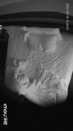 新流出乐橙 安防数对年轻男女开房写实-大学生试着破处 截图3