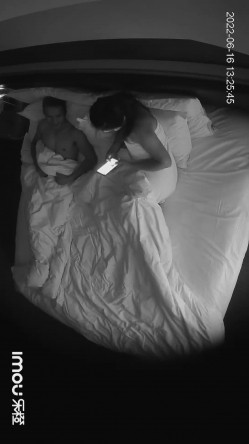 新流出乐橙 安防数对年轻男女开房写实-大学生试着破处 截图4