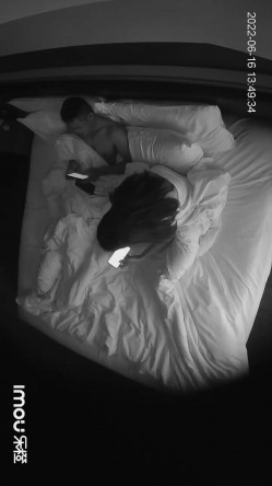 新流出乐橙 安防数对年轻男女开房写实-大学生试着破处 截图9