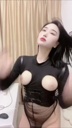 快手高冷美女 ️-芝士姐姐- ️：OL制服、包臀裙子，实在是太美，自慰、啪啪、摇胸舞，扭胯 太诱人！ 截图8
