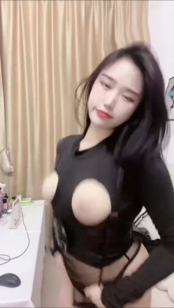 快手高冷美女 ️-芝士姐姐- ️：OL制服、包臀裙子，实在是太美，自慰、啪啪、摇胸舞，扭胯 太诱人！ 截图14