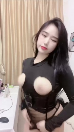 快手高冷美女 ️-芝士姐姐- ️：OL制服、包臀裙子，实在是太美，自慰、啪啪、摇胸舞，扭胯 太诱人！ 截图15