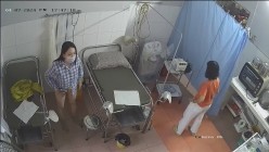 黑客破解医院妇产科监控摄像头 完美正面角度高清偷拍几个孕妇 最美年轻孕妇 阴蒂清晰可见 截图8
