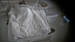 酒店偷拍美女外出参加活动回来换上黑丝配合干部大叔炮友啪啪后续 截图3