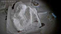 酒店偷拍美女外出参加活动回来换上黑丝配合干部大叔炮友啪啪后续 截图6