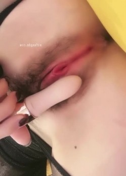 抖音清纯御姐风美少女 甜一 与金主裸聊视频泄密 震动棒揉穴自慰 淫语不断反差爆棚 截图10