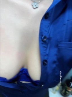 【极品反差婊】极品清纯御姐范美人剧情演绎 粗暴家长性虐老师 第一视角，特爽特刺激 截图5