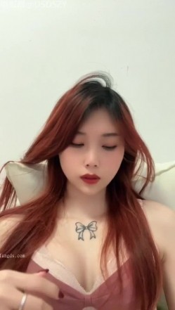 ️顶级绿播尤物【南柯】全裸骚舞~掰穴揉逼自慰 截图4