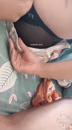 乱伦史上封神力作-《我与后妈的乱伦史》从拿下后妈再慢慢给她爆肛全过程 稀缺值得收藏 截图16