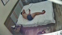 新流出酒店偷拍大学生情侣开房学妹从反抗被动操3天变成床上母狗 截图2