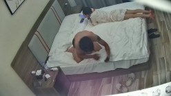 新流出酒店偷拍大学生情侣开房学妹从反抗被动操3天变成床上母狗 截图4