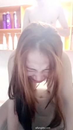 【糖糖小公主】 ️洗发店老板娘厕所自慰店里激情啪啪啪~最后撸射嘴里吞精 ️满脸销魂~精彩刺激！！ 截图15