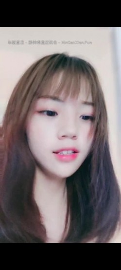 21岁清纯女孩 小猫猫 ，下海捞金，尿尿特写，清澈的尿液，响亮的嘘嘘嘘，真是漂亮！ 截图1