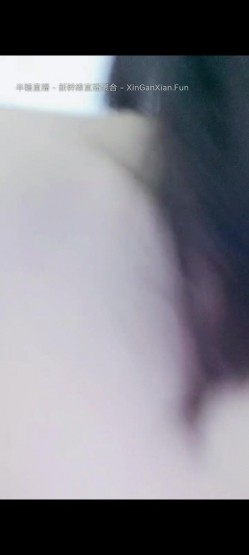 21岁清纯女孩 小猫猫 ，下海捞金，尿尿特写，清澈的尿液，响亮的嘘嘘嘘，真是漂亮！ 截图6