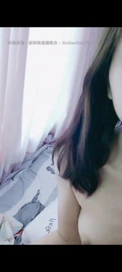 21岁清纯女孩 小猫猫 ，下海捞金，尿尿特写，清澈的尿液，响亮的嘘嘘嘘，真是漂亮！ 截图13