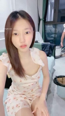 一线城市 某公司人事白领【小白呀呀】办公室里逼太痒 排气！ 截图4