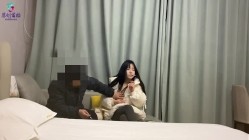 阿宾探花 - 19岁刚下海的女孩口活一脸 白虎穴水特别多很滑很紧 女上位扎马操穴角度姿势很棒很享受 截图1