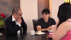OFKU-191 Jカップ義母は夫のいる横で息子に襲われ、悶える巨肉体を必死で隠すのですが…※結局バレた 観月しおり 截图1