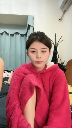 校花美女【十九岁女大】酥胸诱惑~跳蛋狂震~口交后 各种体位爆操内射 截图2