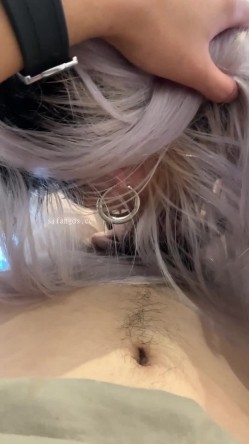云盘高质露脸泄密！究极反差，金发舌钉卧蚕，火辣小母狗，舔脚足交，被金主各种调教啪啪 截图10
