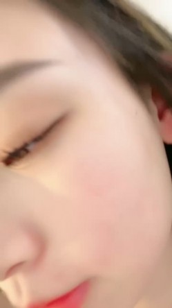 甜美颜值女神！近期下海超棒身材！说话温柔，从下往上视角掰穴，翘起美臀摇摆，低低呻吟好听 截图6