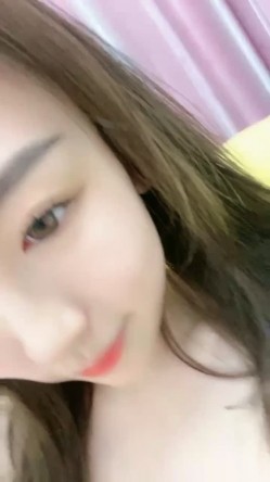 甜美颜值女神！近期下海超棒身材！说话温柔，从下往上视角掰穴，翘起美臀摇摆，低低呻吟好听 截图13