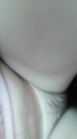 快乐熟女  居家淫乱的生活  戴套上阵安全第一，服务相当到位，吹硬舔爽在做爱 截图14