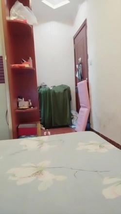 爽妹子露脸黑丝情趣激情大开，三个洞都可以玩道具，逼逼水很多都被玩的逼洞大开，炮击抽插都把自己干疼了高潮不断 截图14