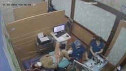 《妇产科监控破解》多位美女少妇张开大腿让医生又抠又摸检查阴道 截图3