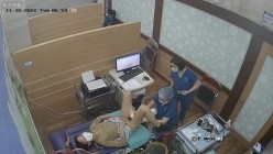 《妇产科监控破解》多位美女少妇张开大腿让医生又抠又摸检查阴道 截图5