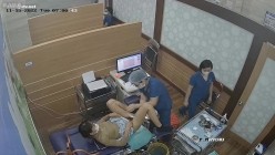 《妇产科监控破解》多位美女少妇张开大腿让医生又抠又摸检查阴道 截图12