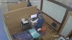 《妇产科监控破解》多位美女少妇张开大腿让医生又抠又摸检查阴道 截图14