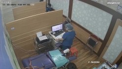 《妇产科监控破解》多位美女少妇张开大腿让医生又抠又摸检查阴道 截图16