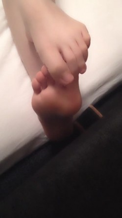《云盘泄密》身材不错的东北美少妇和相好之间的私密被曝光 截图12