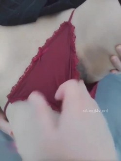 宇宙超强姐弟乱L灌醉大长腿极品姐姐插B，外面全是亲戚，按在厕所干屁眼，附泄密照和生活照 截图1