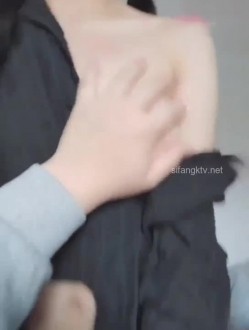 宇宙超强姐弟乱L灌醉大长腿极品姐姐插B，外面全是亲戚，按在厕所干屁眼，附泄密照和生活照 截图16