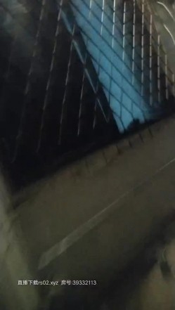 大哥草逼真猛床上激情爆草纹身小姐姐，各种体位爆草抽插，边干边擦汗把小骚逼草的尖叫不断 截图15