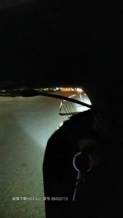 大哥草逼真猛床上激情爆草纹身小姐姐，各种体位爆草抽插，边干边擦汗把小骚逼草的尖叫不断 截图16