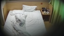 民宿酒店 卷毛哥带女朋友过暑假 女生很漂亮 皮肤身材全一流 特别是胸和屁股 圆润 截图14