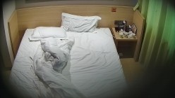 民宿酒店 卷毛哥带女朋友过暑假 女生很漂亮 皮肤身材全一流 特别是胸和屁股 圆润 截图15