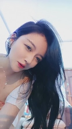 【高端奢华 ️顶级空姐】超美商务模特『小一一』极品女神重磅回归 又骚又御《此女只应天上有 人间谁配操一回》 截图6
